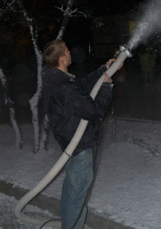 fake snow snowcel sprayed snowcel spray